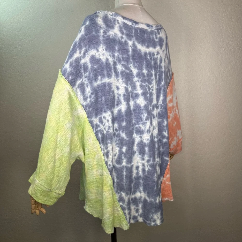 Free People We the Free Chasing the Sun Tie Dye Sweatshirt Top LARGE Like New - Picture 7 of 16